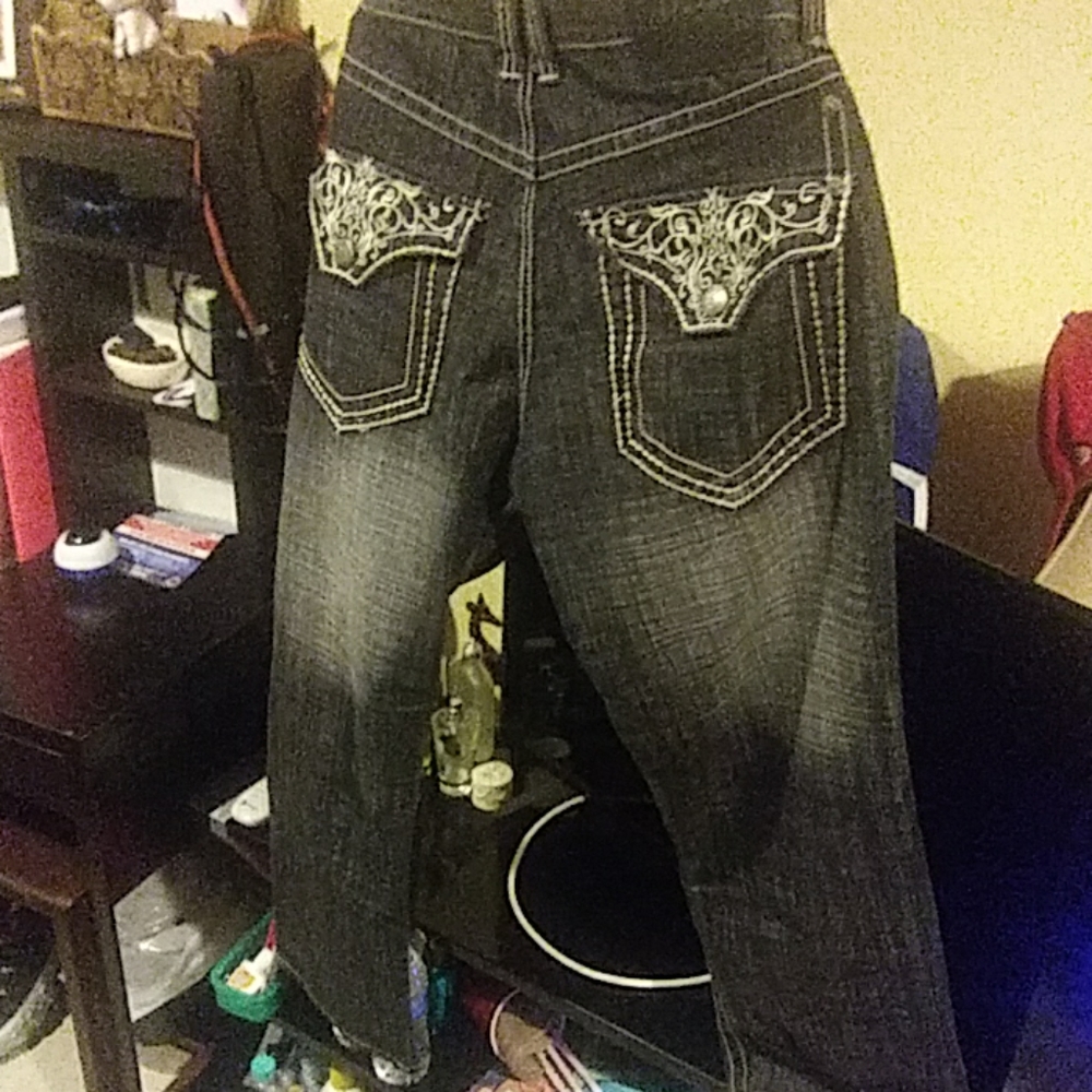 Delf 👖 - Picture 2 of 4